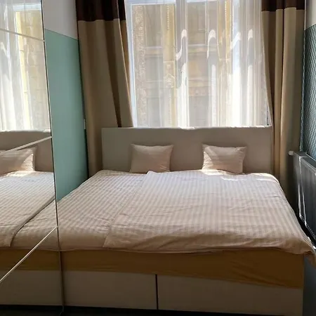 Apartment Luxurious In The Center Budapest