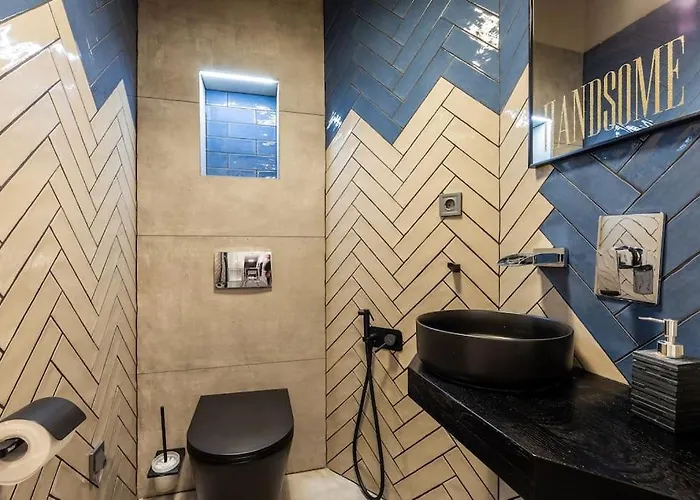 Luxurious In The Center Apartment *